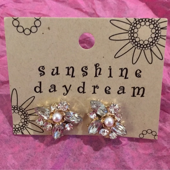 Statement Floral Boutique Earrings - Picture 1 of 4